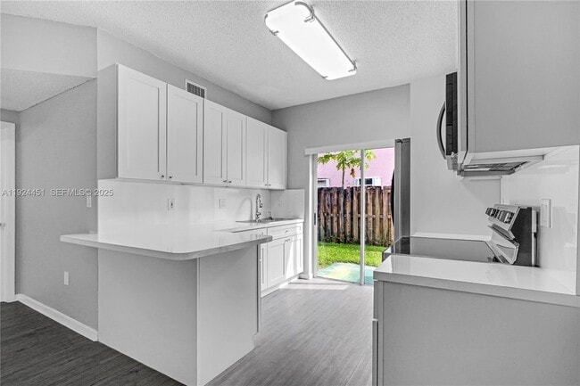 Photo - 8021 Lake Dr