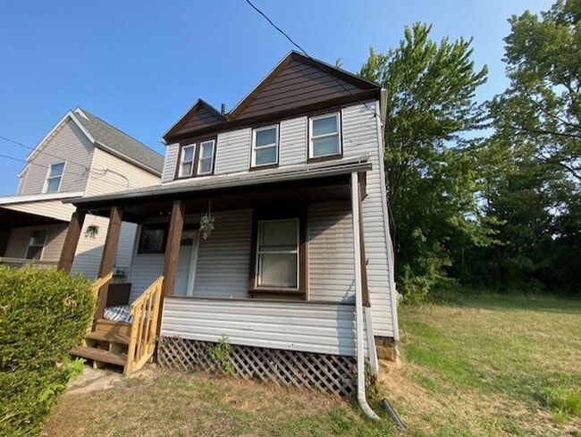 Building Photo - 635 Hazel St Unit 1 Rental