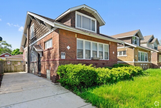 Building Photo - 27 E 101st Pl Rental