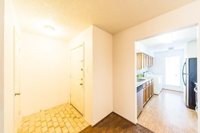 Photo - 3600 Jeanetta St