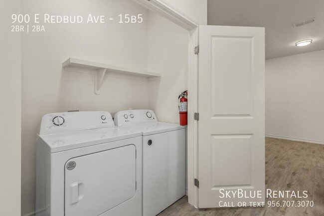 Building Photo - 900 E Redbud Ave Unit 15b5