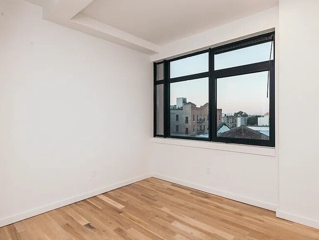 44 Kent St Unit 590