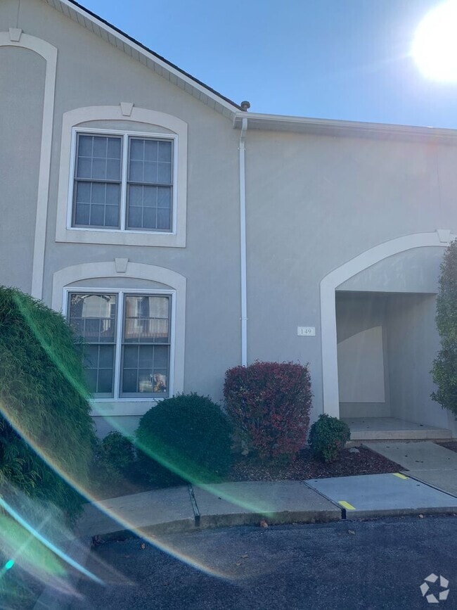 Building Photo - 3 Bedroom / 2.5 Bath Condo Johnson City, TN Unit 149