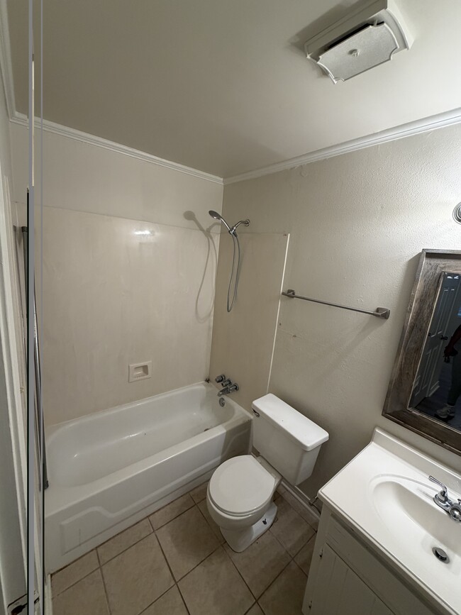 6377 Quin Dr Unit B