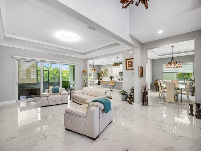 5857 Whippoorwill Cir
