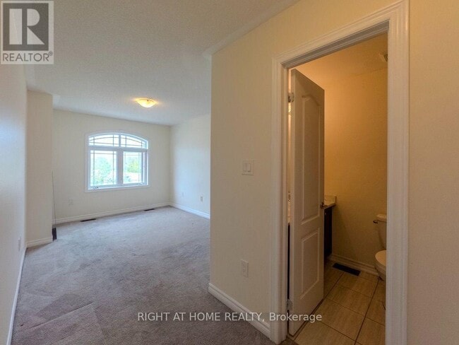 Photo - 465 Mapleton Ave