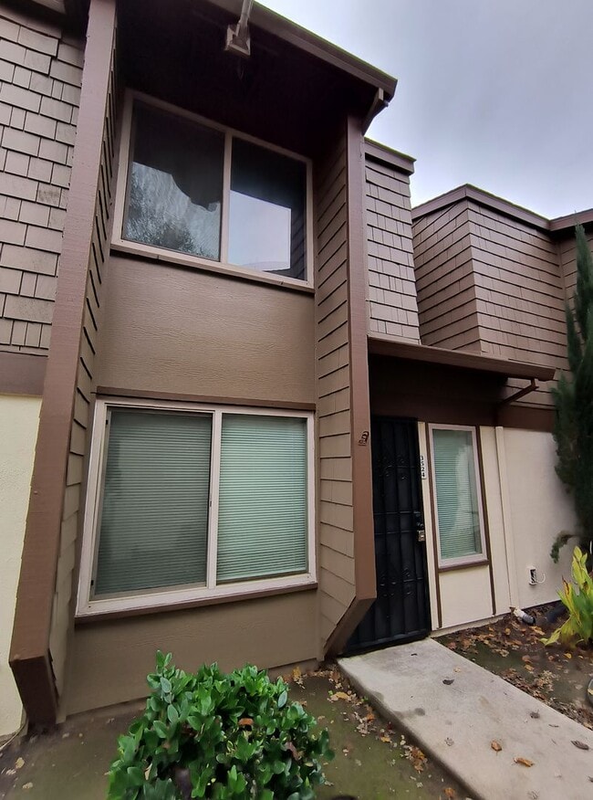 Photo - Available Now! Beautifully Remodeled 2 Story Condo located in Sacramento!