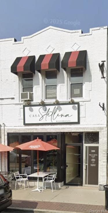 Building Photo - 300 Main St Unit 2