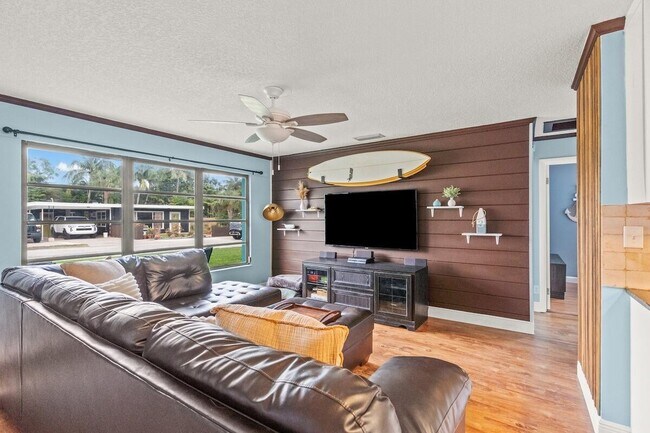 Photo - 1880 Kathy Ln