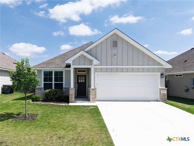 Building Photo - 812 La Parra Bend