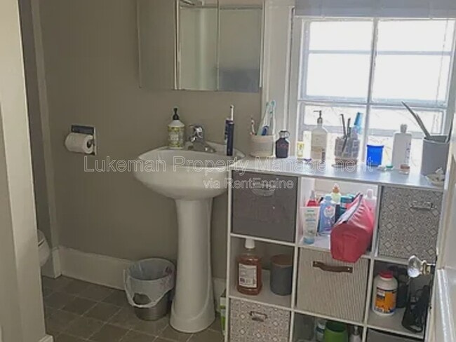Photo - 839 Davis St
