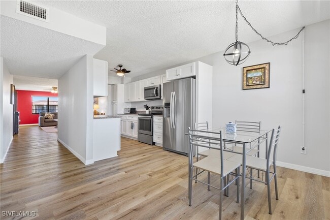 Building Photo - 4711 SE 5th Ave Unit 10 Rental