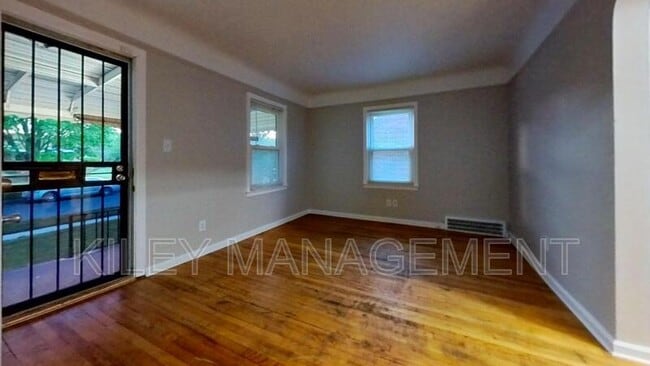 Photo - 6824 Faust Ave