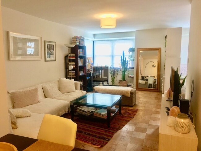 Photo - E 16 ST Unit 11L