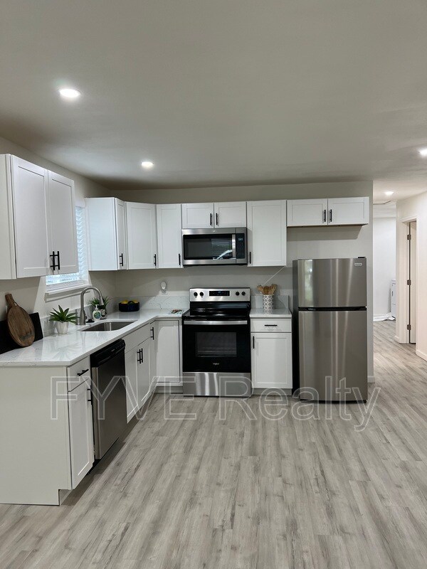 Photo - 1540 Jourolman Ave