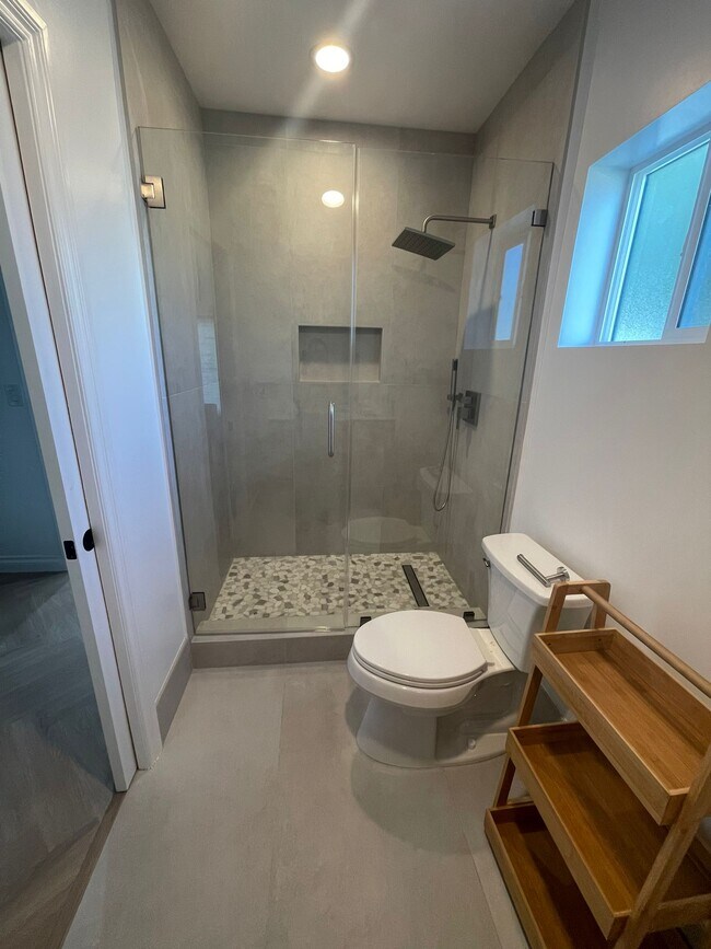 Photo - 6908 Royer Ave