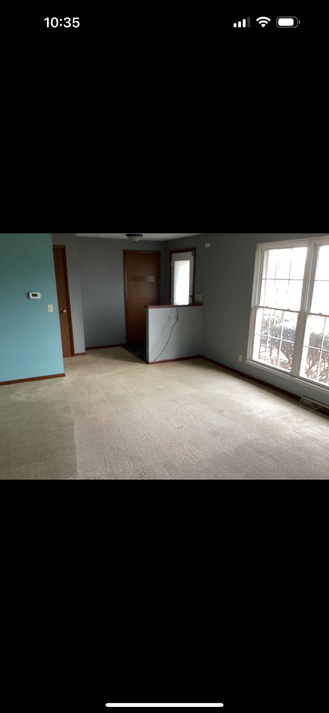 Photo - 495 Meadow Ln