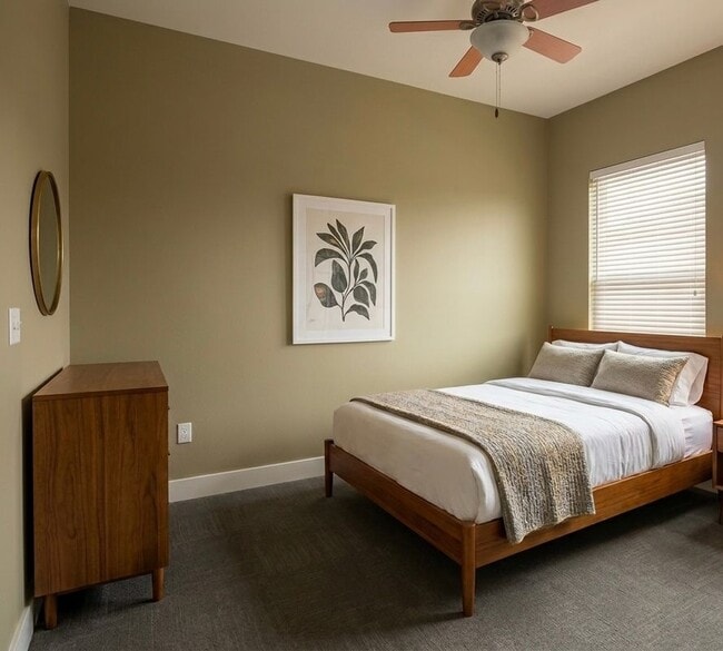 928 Travis Ave Unit 204