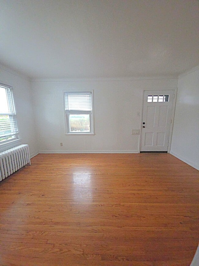 Building Photo - 656 Cleveland Ave S Unit 4