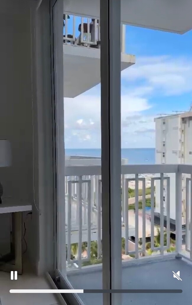 Building Photo - 401 Ocean Dr Unit 908