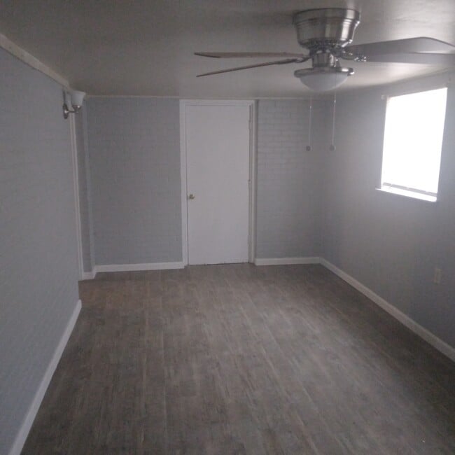 cuarto de lavandería - 12071 Constance St