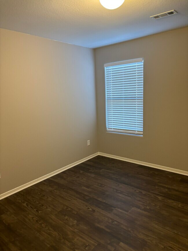 Photo - 227 E Anabranch Ct