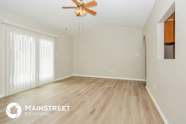 Photo - 137 Meadow Glen Dr