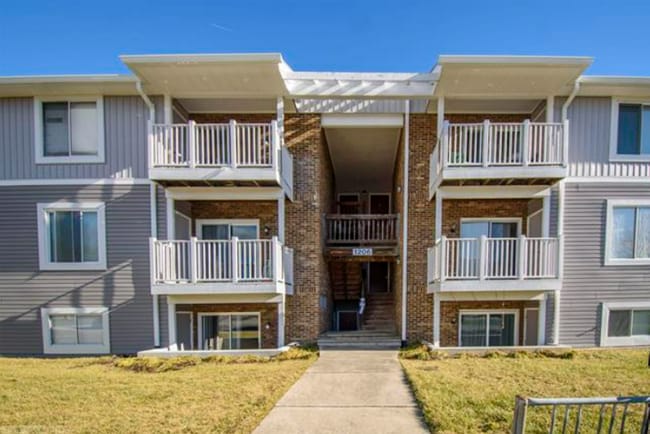 Spacious Condo in Blacksburg - Spacious Condo in Blacksburg Unit J