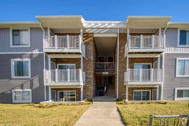 Building Photo - Spacious Condo in Blacksburg Unit J