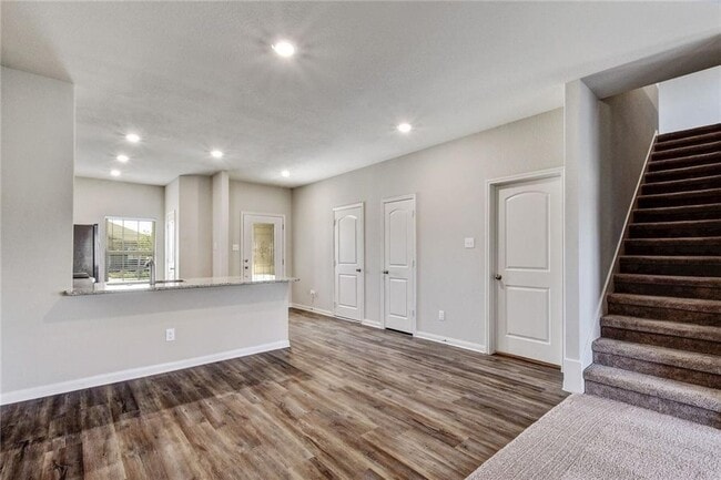 Photo - 313 Mount Vernon Way