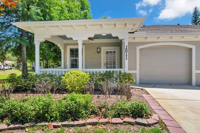 Building Photo - 2011 Villa Sites Dr
