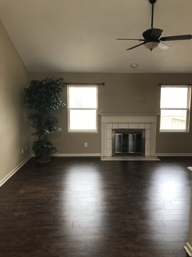 Photo - 3734 Harwood Ln