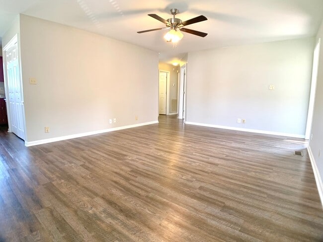 Photo - 355 Broadmore Dr