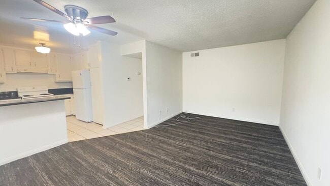 Photo - 7350 Pickering Ave