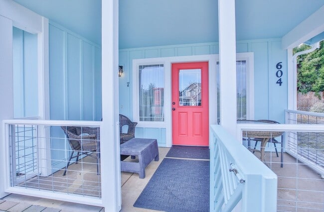 Photo - Beautiful Furnished Cottage Moments from Front Street in Coupeville!