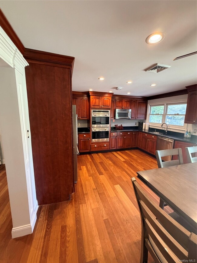 Photo - 364 Lockwood Dr