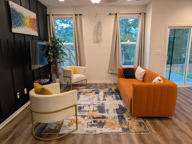 Building Photo - Room in Townhome on Sullins Rd