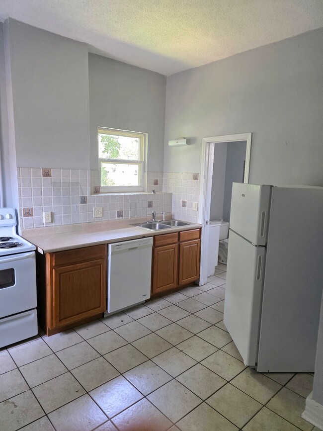 Building Photo - 86 E Duncan St Unit 86.5 Rental