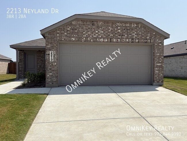 Building Photo - 2213 Neyland Dr