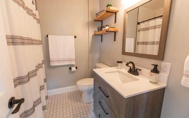 Photo - 803 Mansfield Ave