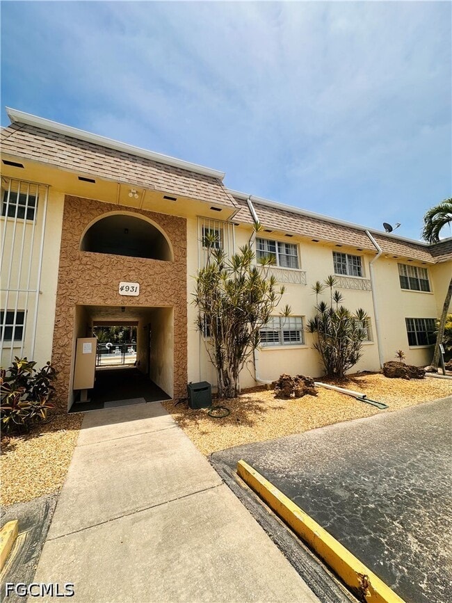 Building Photo - 4931 Vincennes Ct Unit 7
