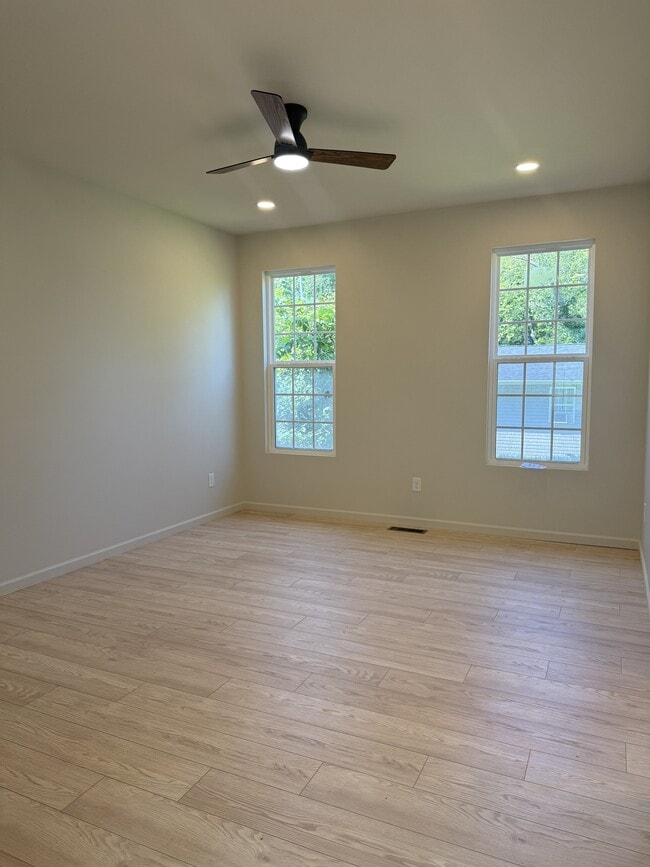 Photo - 2213 Cityview Ave