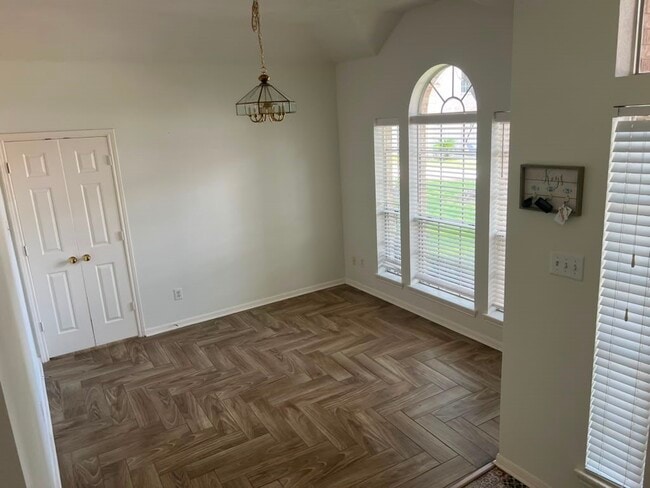 Photo - 5523 Waverdale Ct