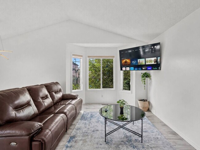 Photo - 115 Saddlemont Way NE Unit SI ID1564106P
