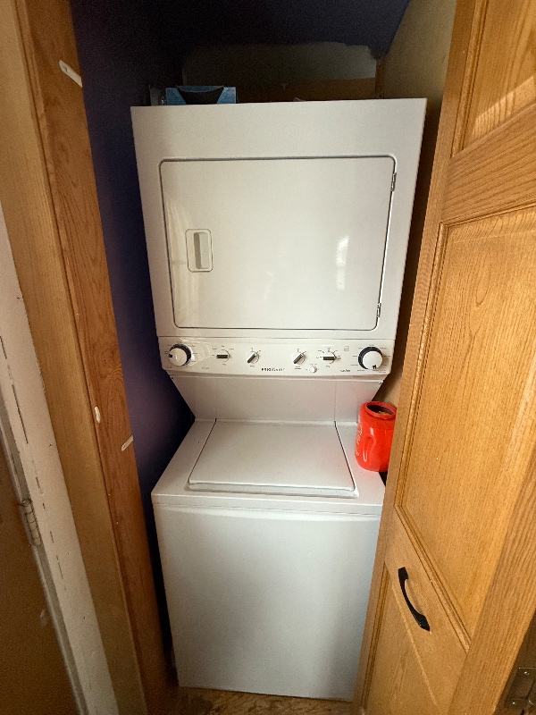 Photo - 908 Island St