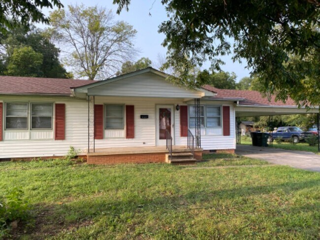 Photo - 908 Washington St