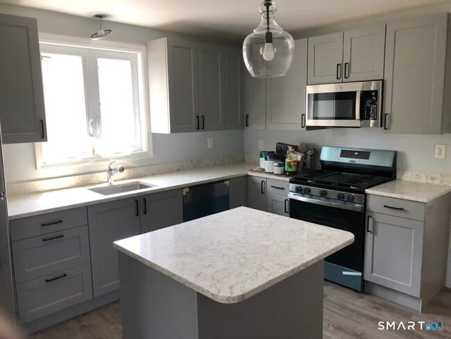 Photo - 676 Courtland Ave Unidad 676