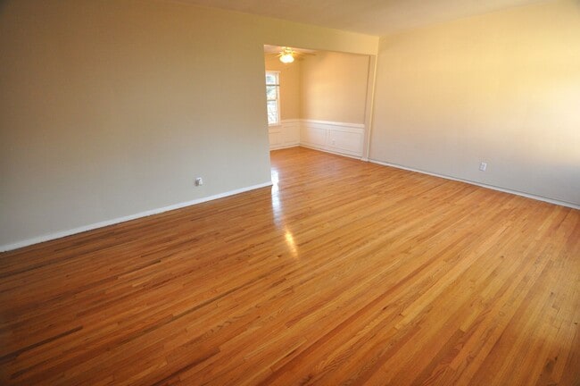 Photo - 11720-26 Magnolia Blvd Unit 11722.5
