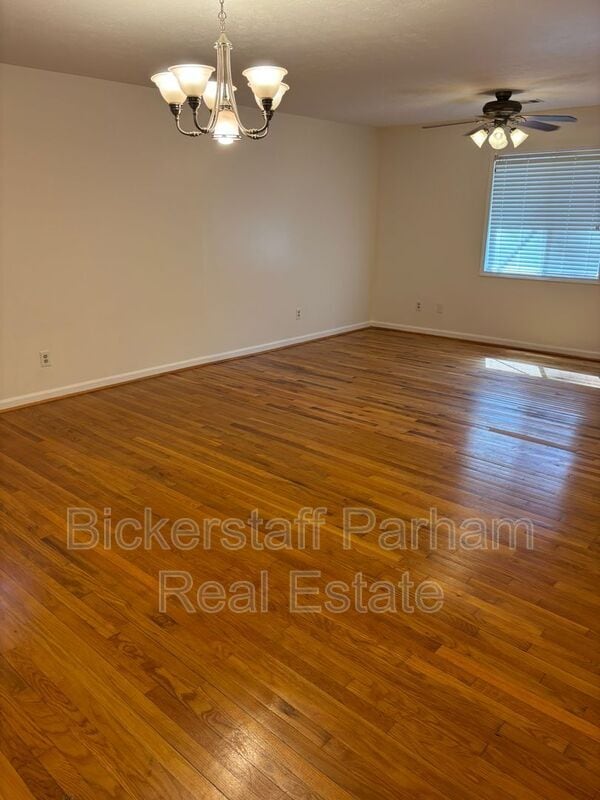 Photo - 5410 Kennedy St