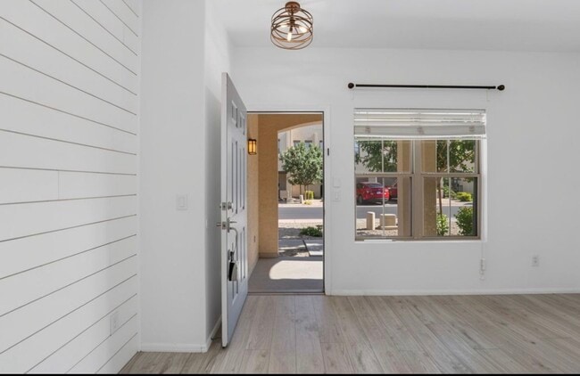 Photo - 1886 E Don Carlos Ave